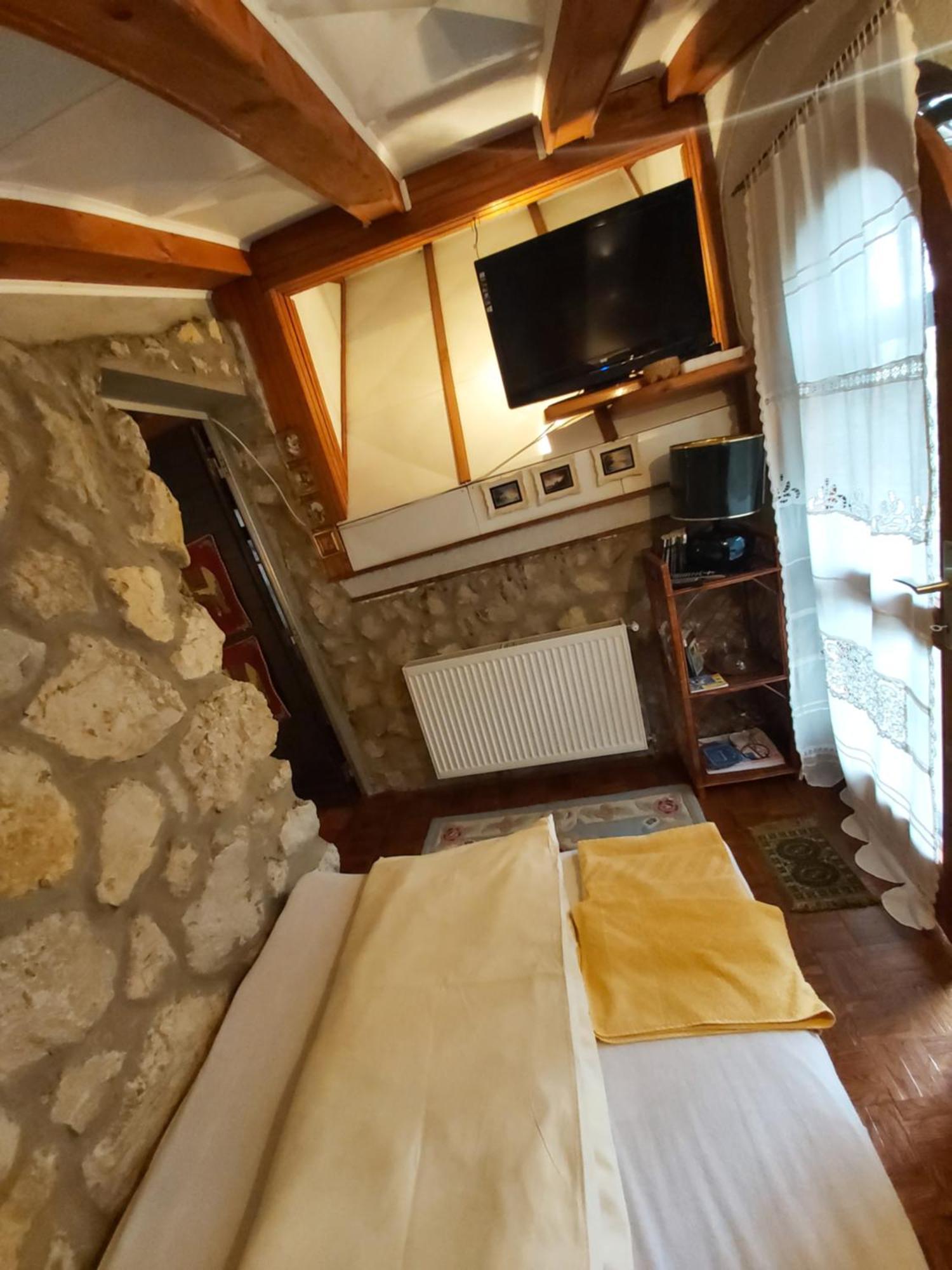 Guesthouse Bajka Vinci Camera foto
