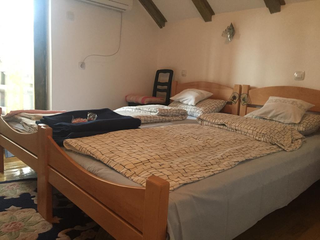 Guesthouse Bajka Vinci Esterno foto