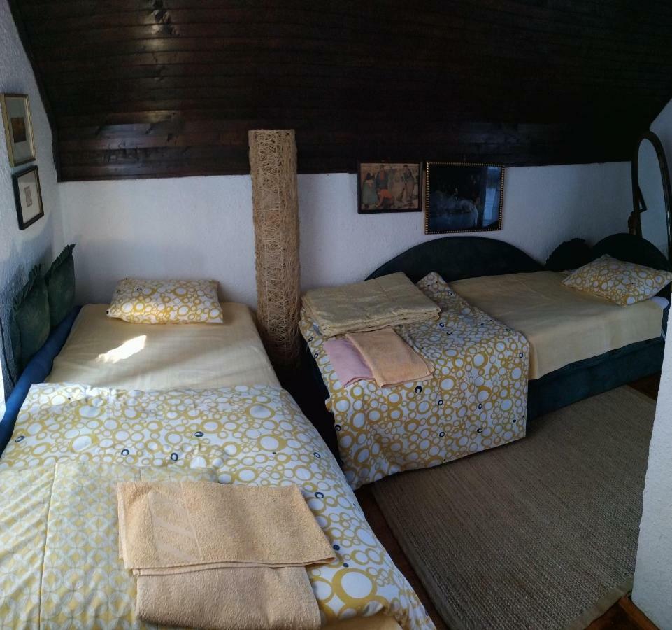 Guesthouse Bajka Vinci Esterno foto
